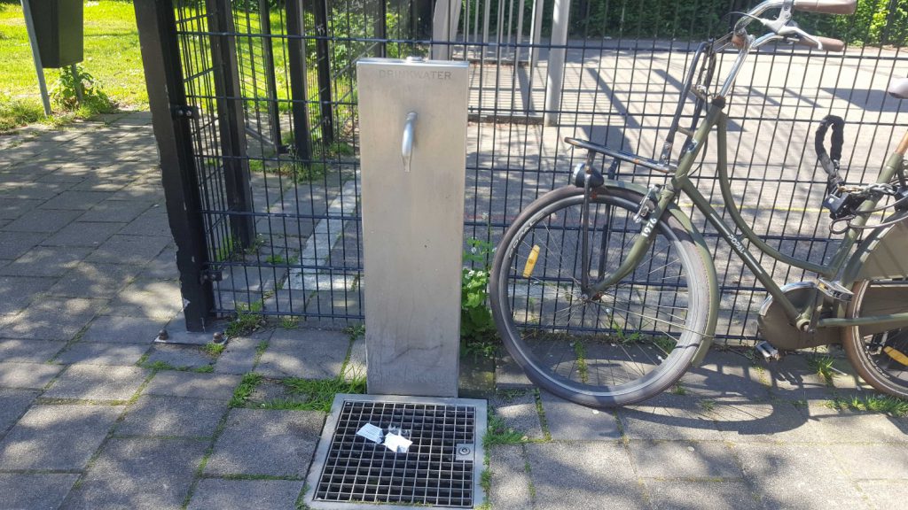 Public water shop taps